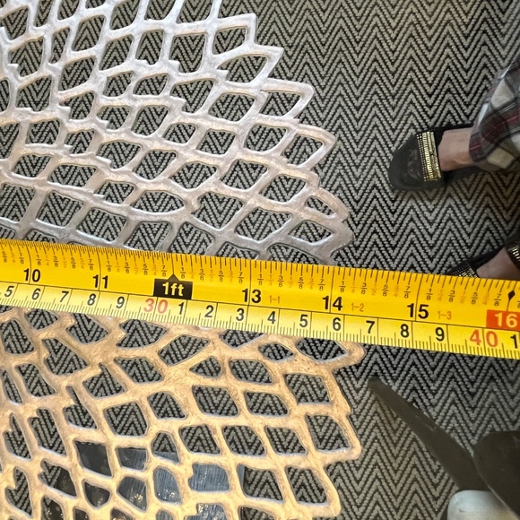 Chilewich place setting, laser-cut, perforated, organic shapes, in silver. - Picture 11 of 16